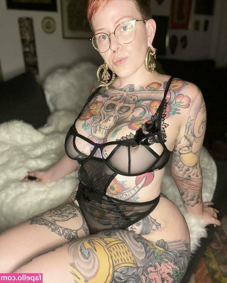 Tatted PAWG