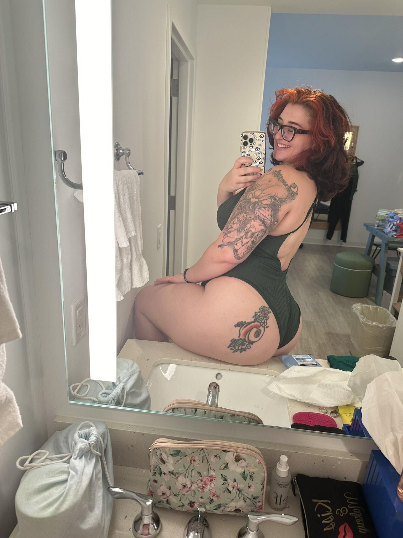 Marie Big Butt Big Tits Curvy Redhead BBW Girl Mixed Hot Shots