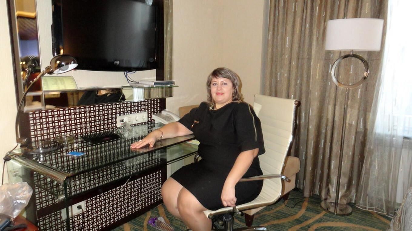 . Fully dressed mostly mature. No nudes