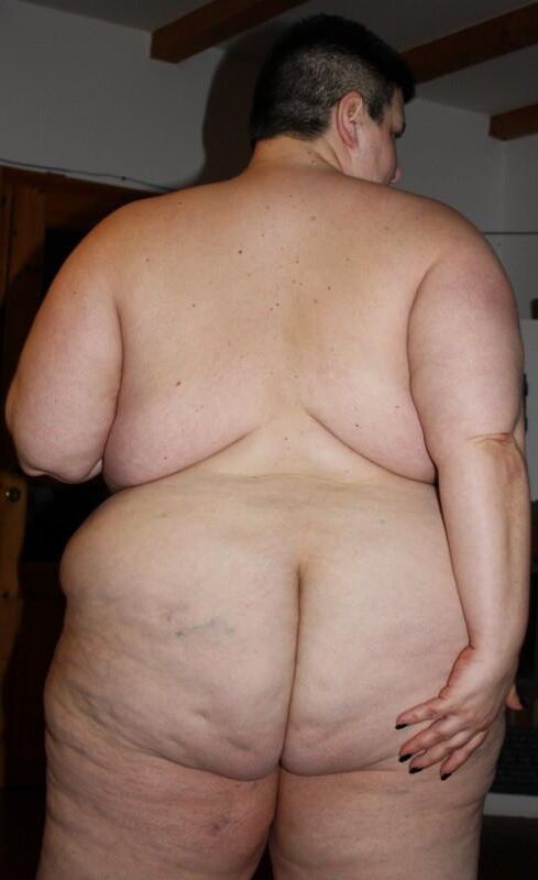 Massive and fat KG german SSBBW fuckbody