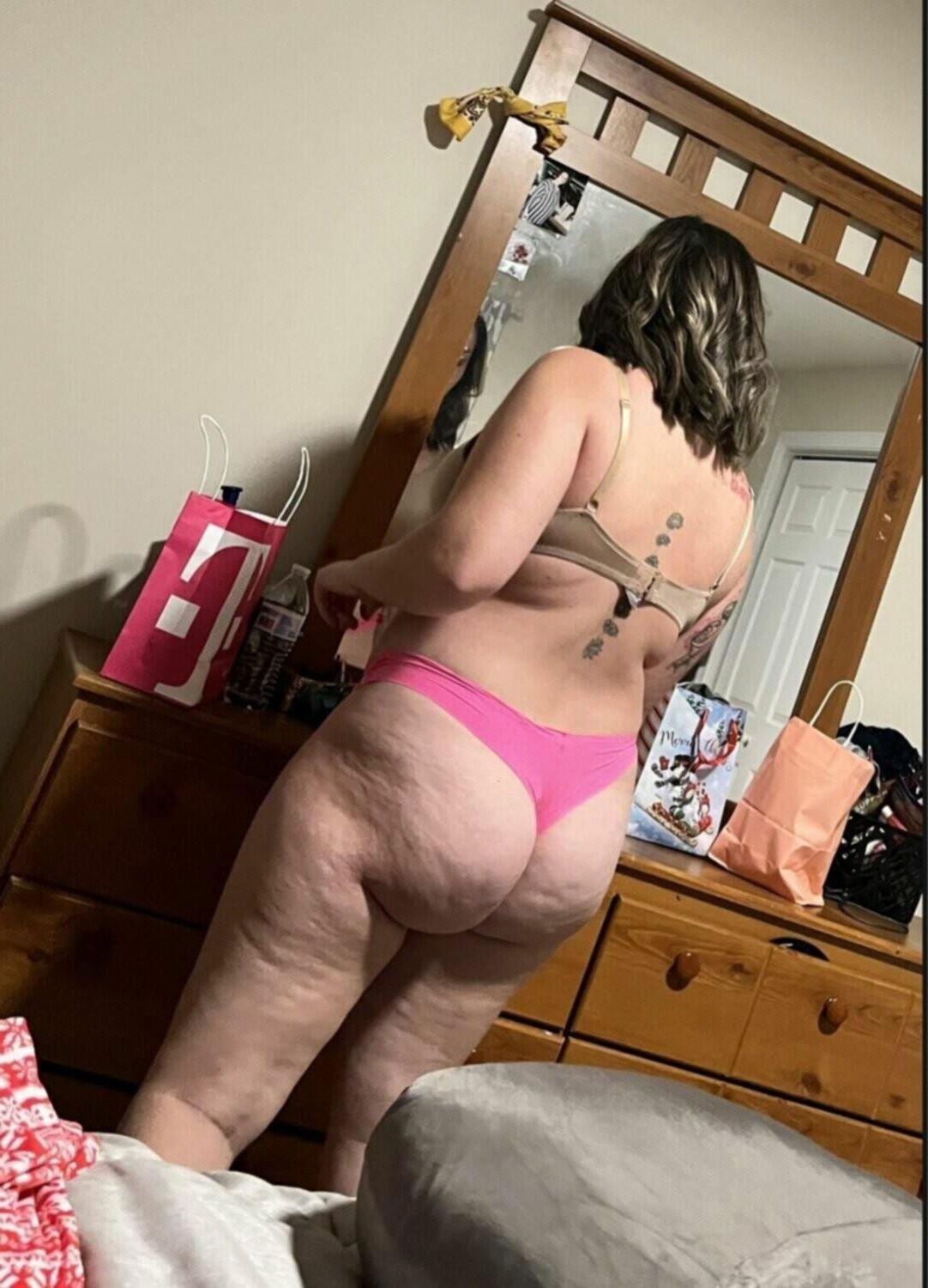 Hips,curvy, plumpy 
