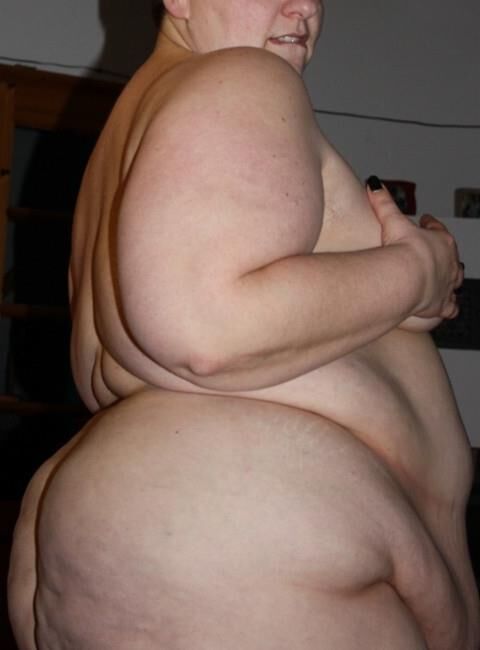 Massive and fat KG german SSBBW fuckbody