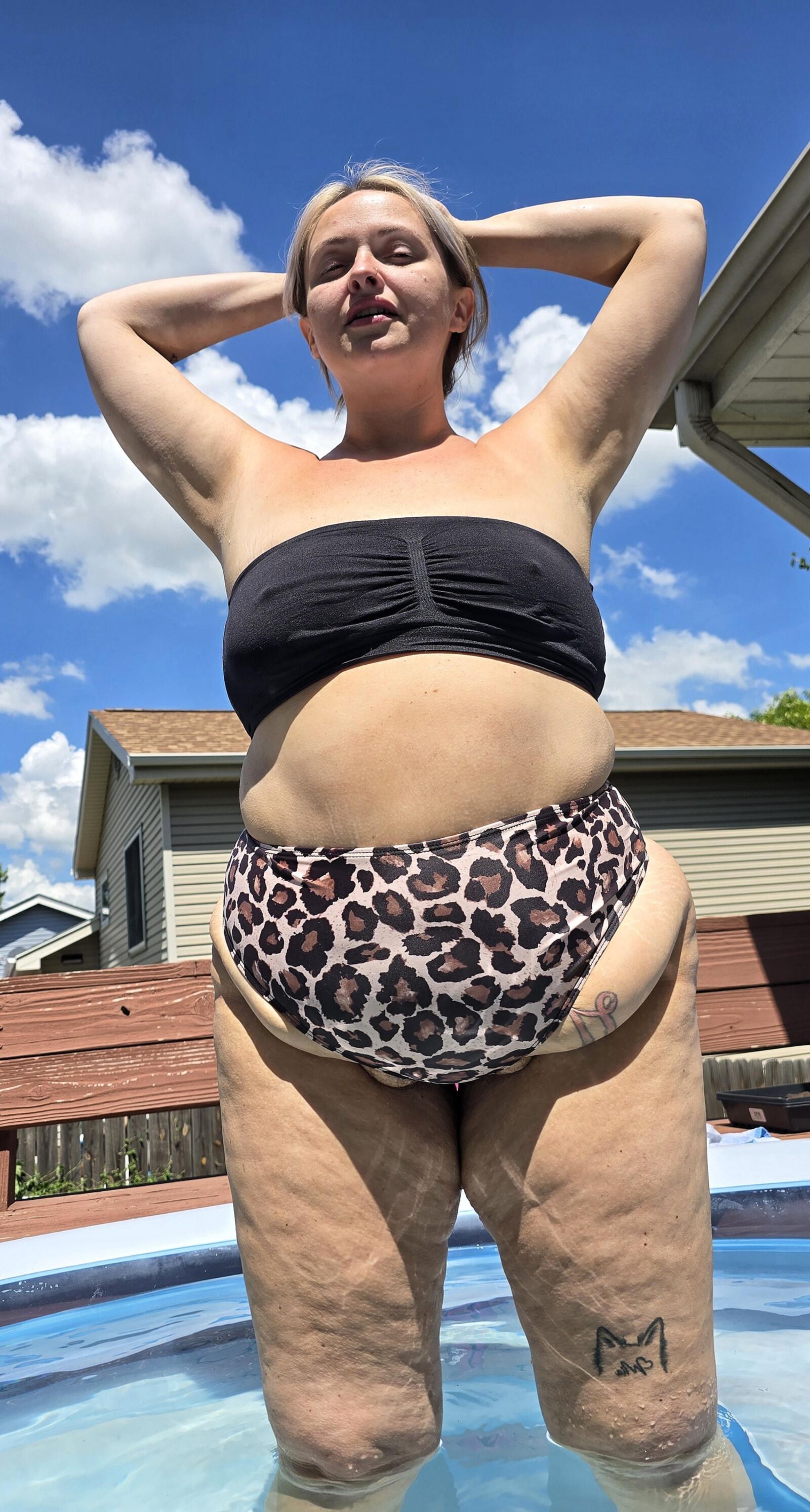 Sexy Bikini Mommy