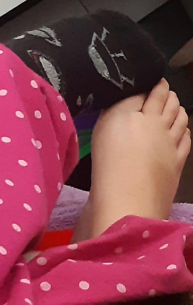 Wife Size Feet, Soles and Toes
