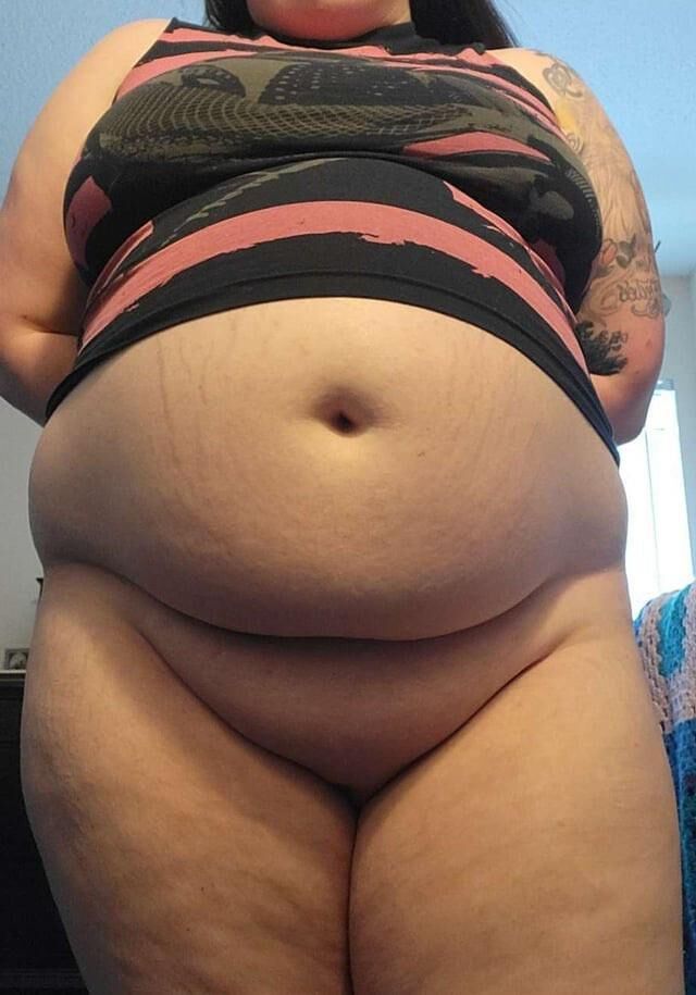 Girls with Fat Tummies are Adorable 