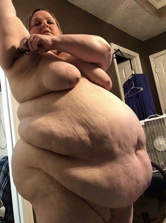 Girls with Fat Tummies are Adorable 