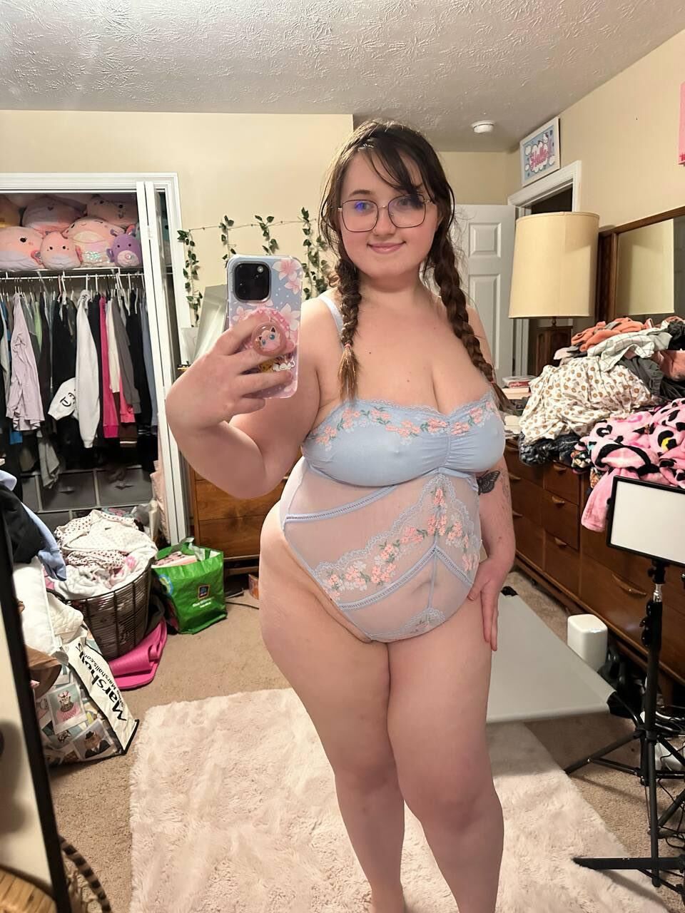 fae bbw teen smash or pass?