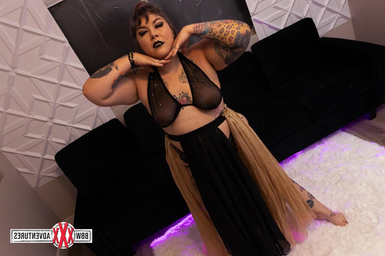 Splendides Grosses Déesses en Mode Solo [BBWXxxAdventures] #
