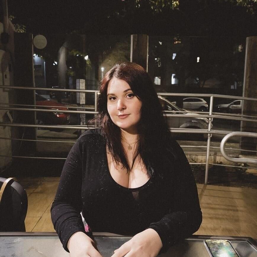 Pig BBW Slut Latina Julia Exponiendo su cuerpo gordo Guardar y compartir