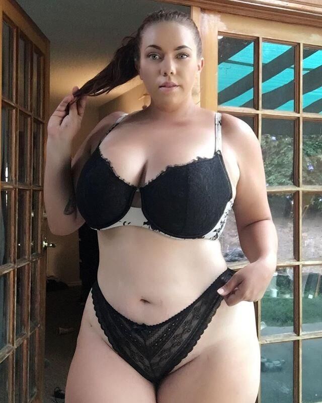 Ashleigh Dunn Dessous