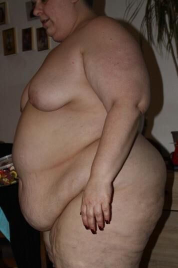My lovely fat SSBBW german houswife nude in the evening