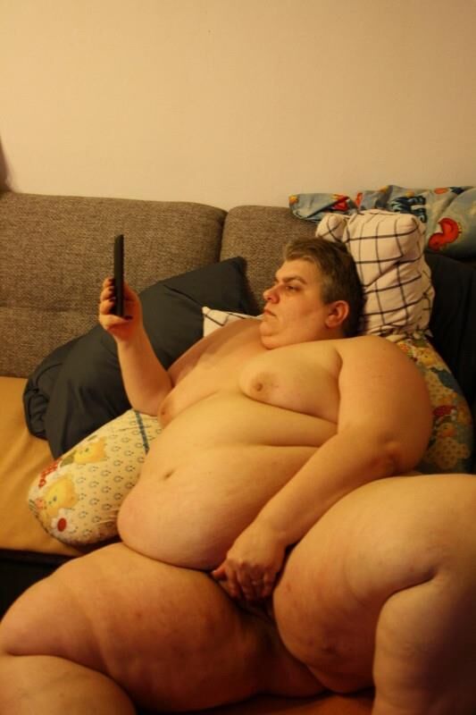 Jemand, der meinen KG Fat SSBBW fuckslut fickt
