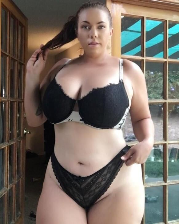 Ashleigh Dunn Dessous