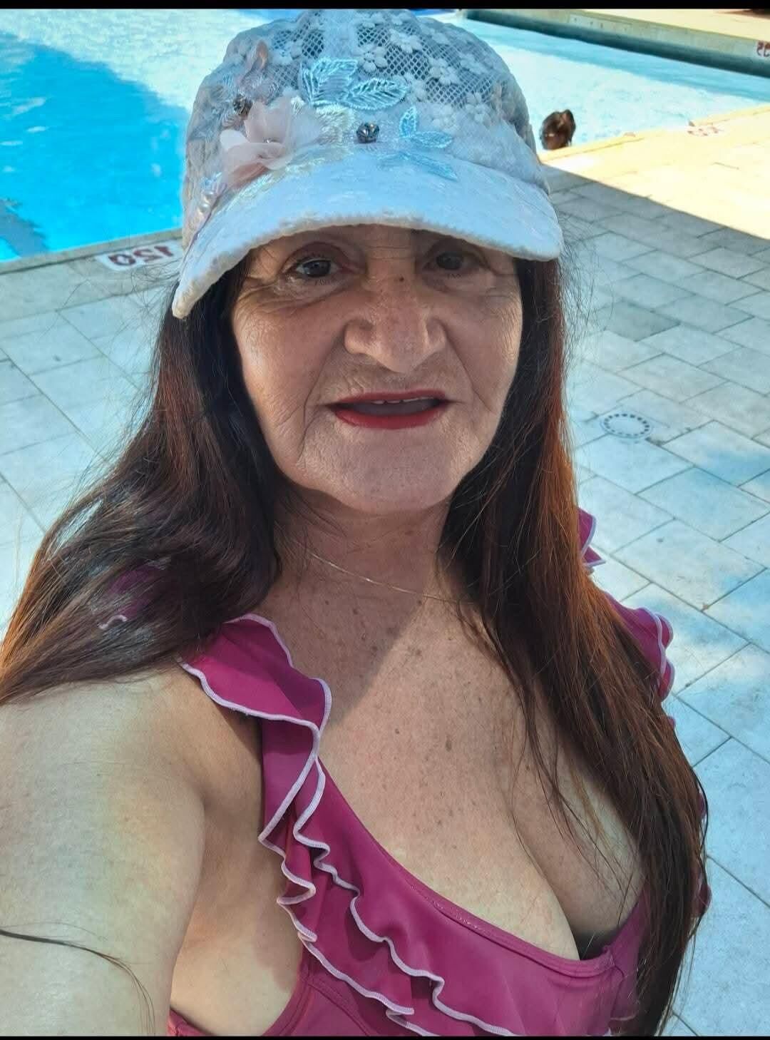 BBW Bikini Granny PNINA
