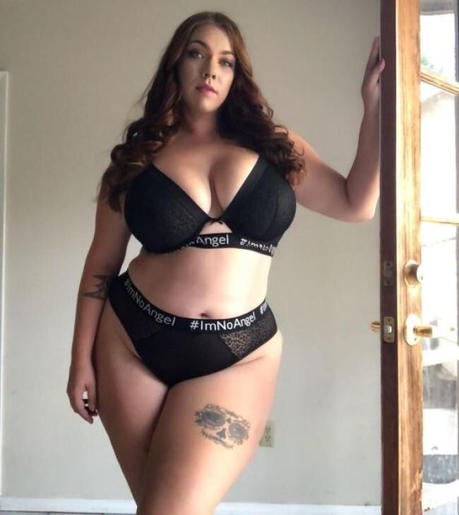 Ashleigh Dunn Dessous