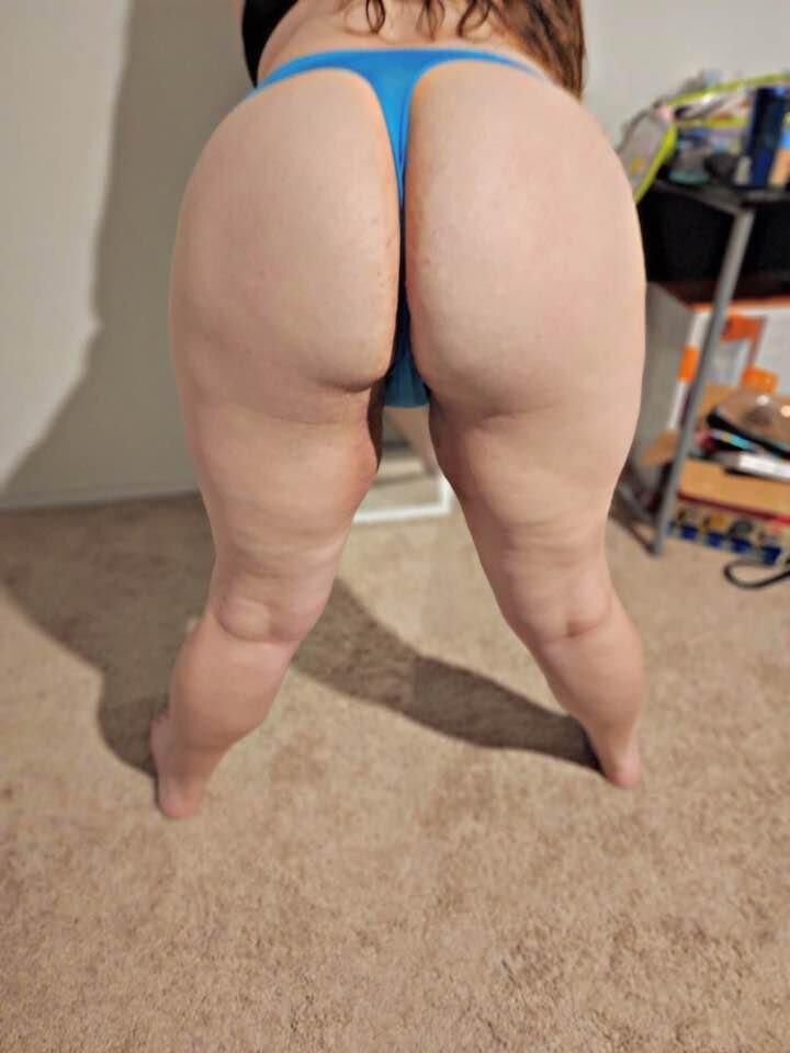 Pawgalert Big Ass Big Tits Жена анальной жены со стеклами смешанным горячим выстрелом