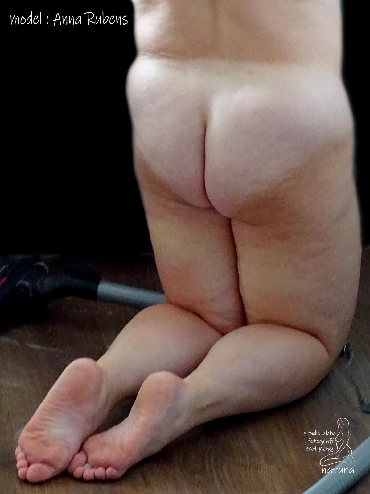 beautiful feet and soles of a Polish fat model
