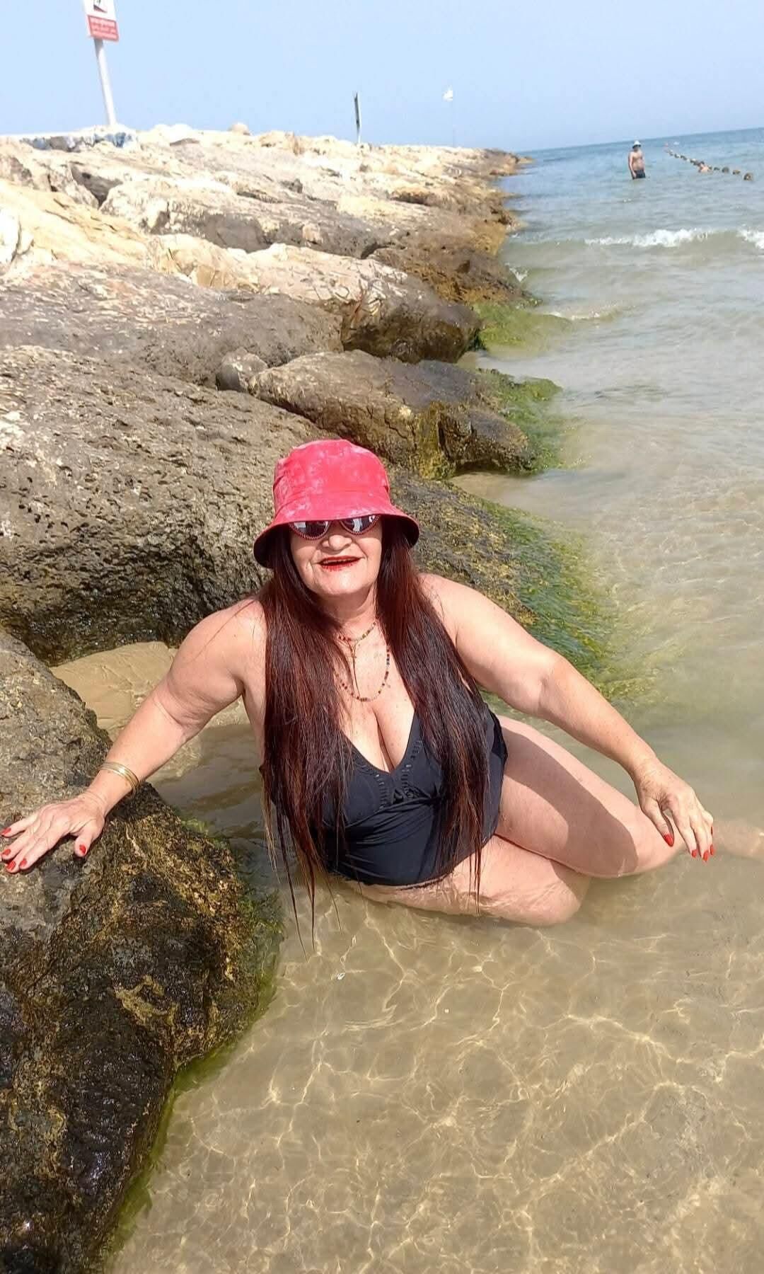 BBW Bikini Granny PNINA