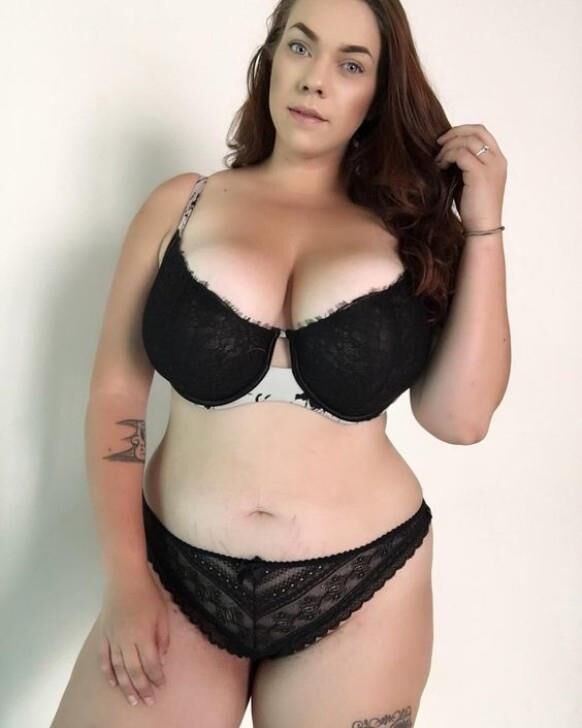 Ashleigh Dunn Dessous