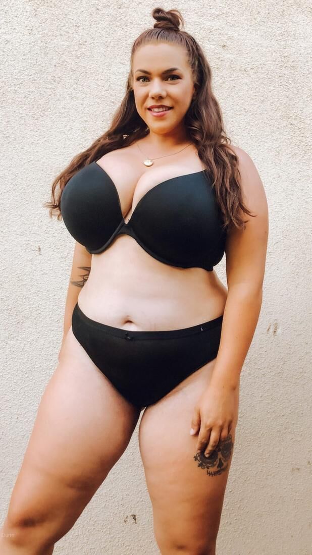 Ashleigh Dunn Dessous