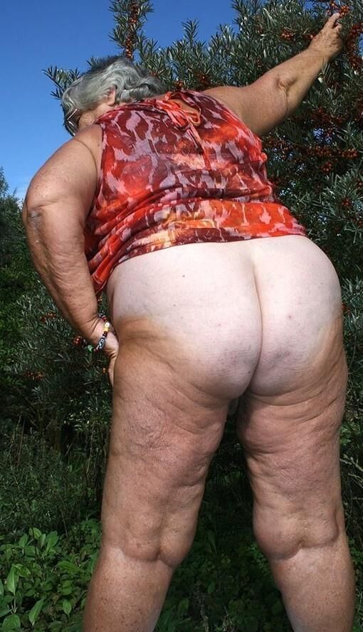 Libby BBW Oma