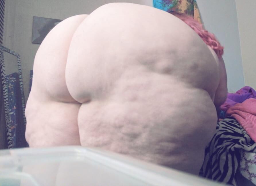 Gargantuan SSBBW Asses