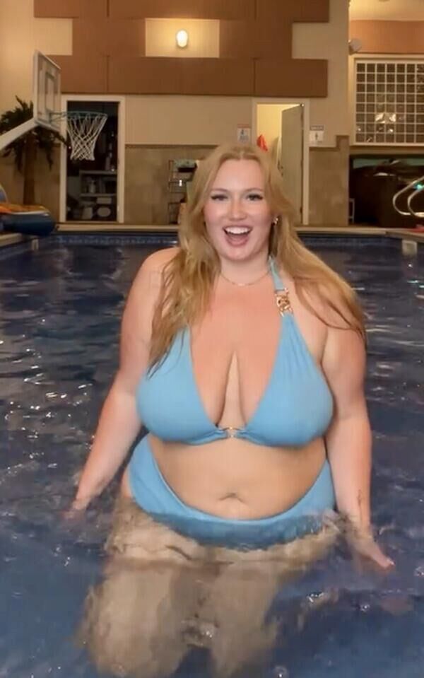 Lena Big Ass Big Boobs Redhead Beauty BBW Girl Mixed Hot Shots
