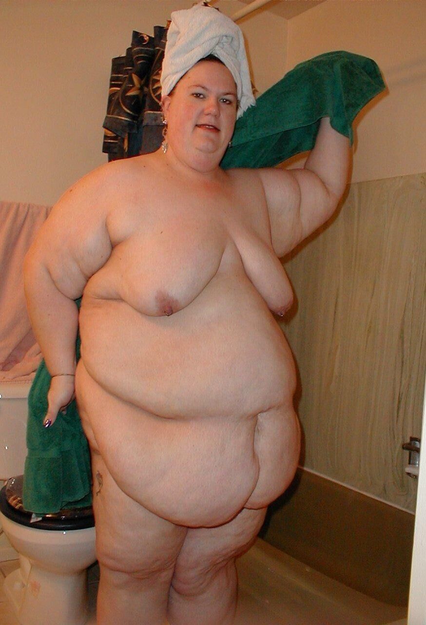 Titless obese women 