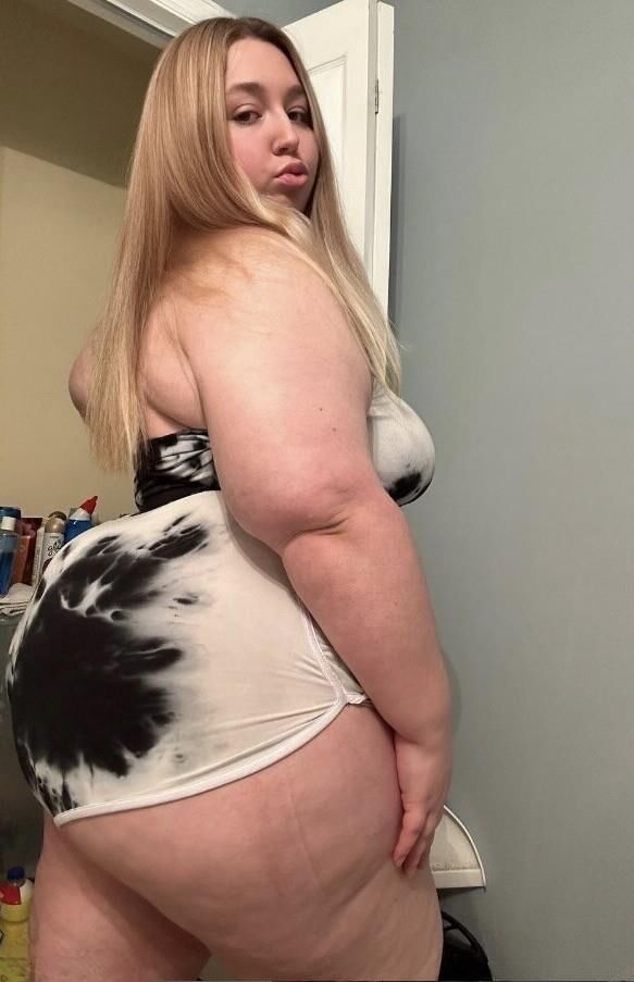 Tiara Big Butt Big Boobs Blonde BBW Girl gemischte heiße Fotos