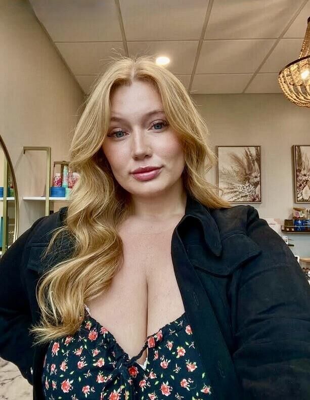 Lena Big Ass Big Boobs Redhead Beauty BBW Girl Mixed Hot Shots