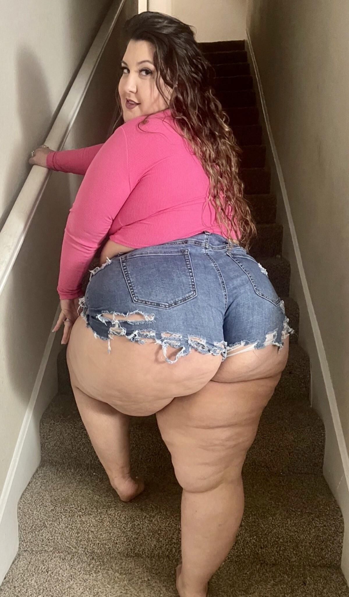 Delicious Big Girls 