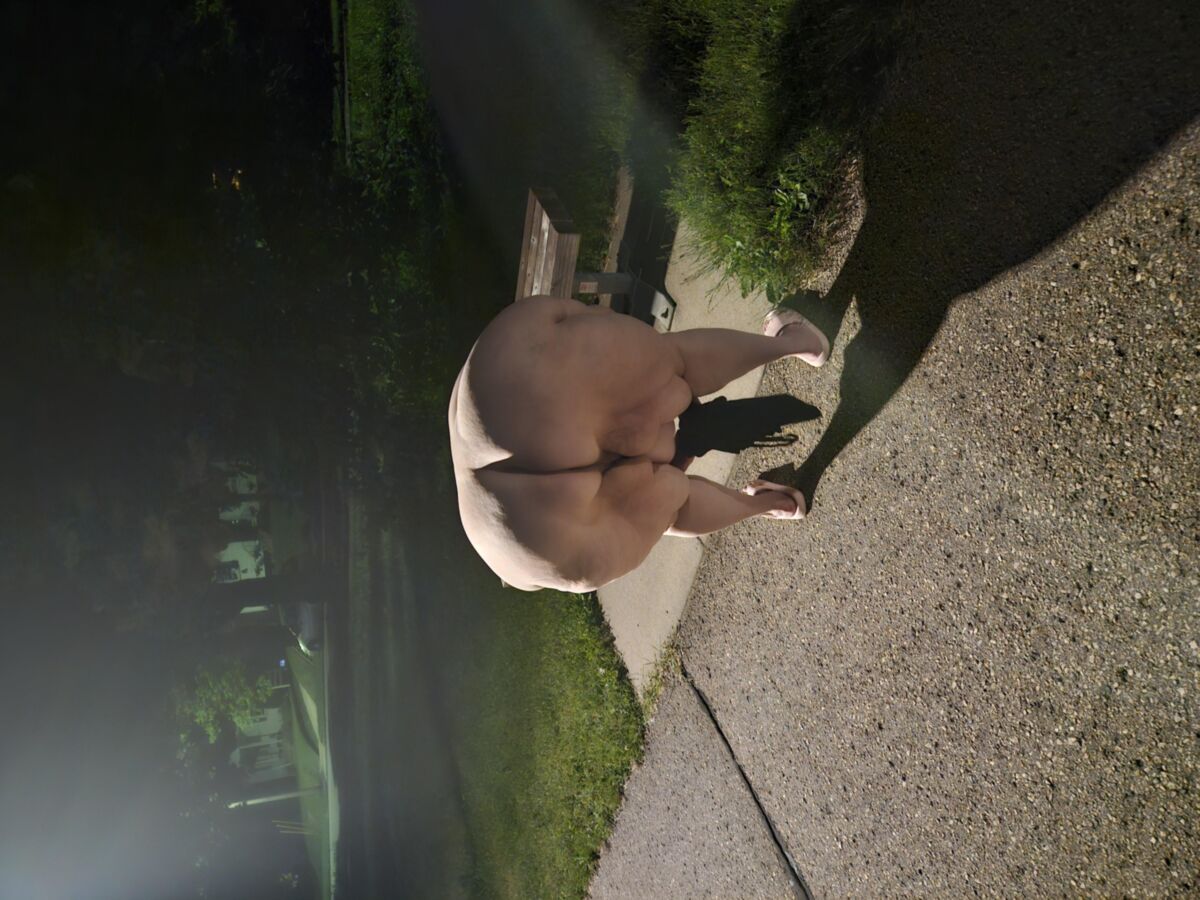 Aprill Thompson fat nasty white bitch 