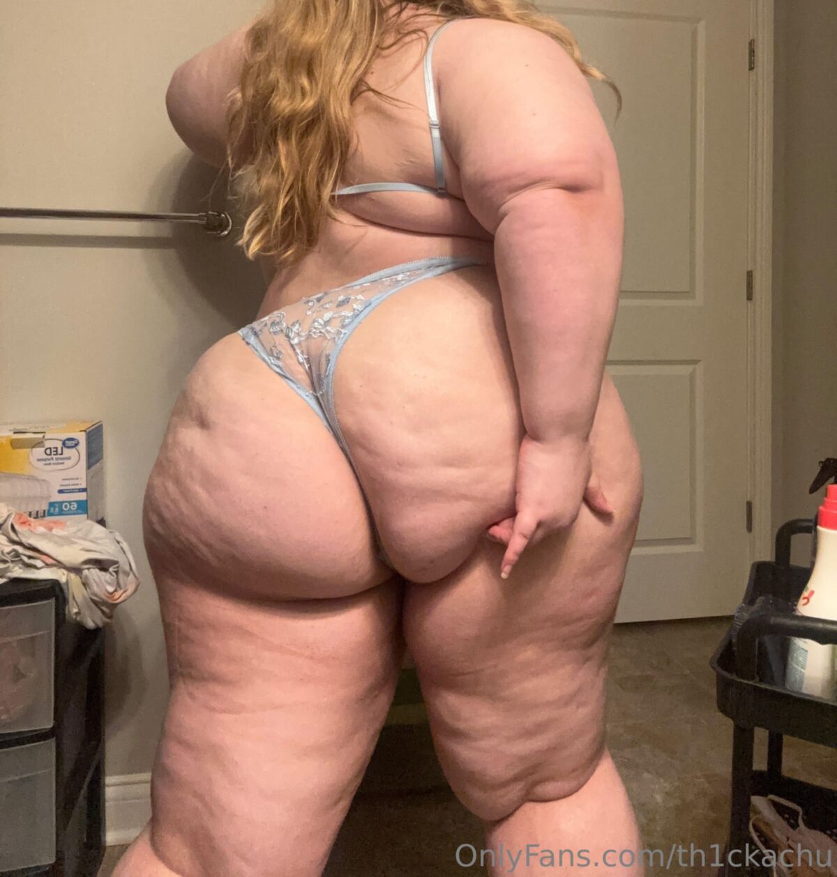 Tiara Big Butt Big Boobs Blonde BBW Girl gemischte heiße Fotos