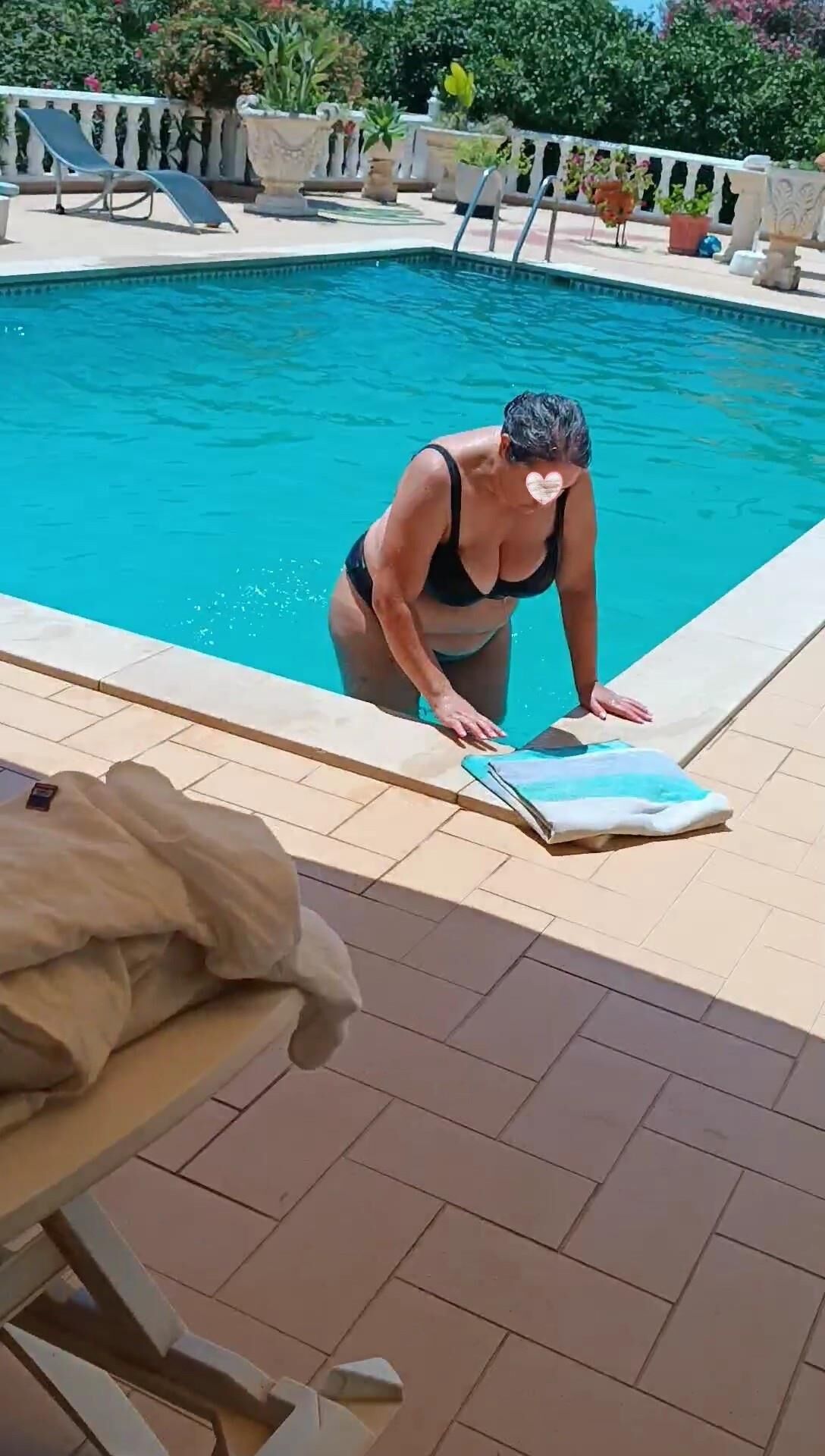  amateur show bikini fat mature