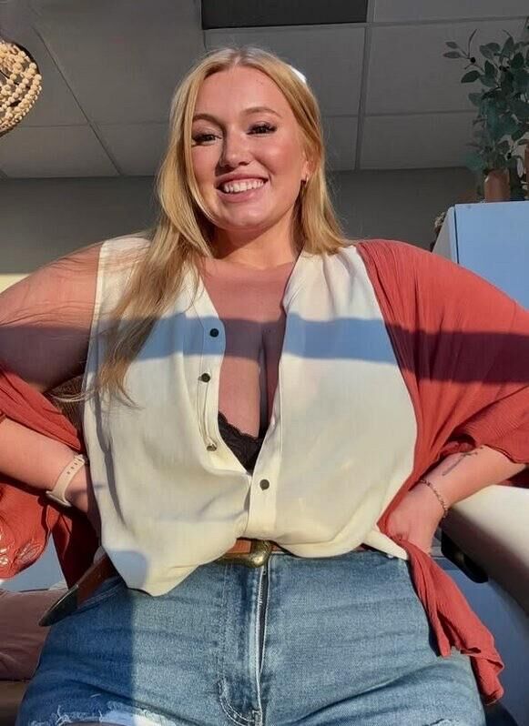 Lena Big Ass Big Boobs Redhead Beauty BBW Girl Mixed Hot Shots