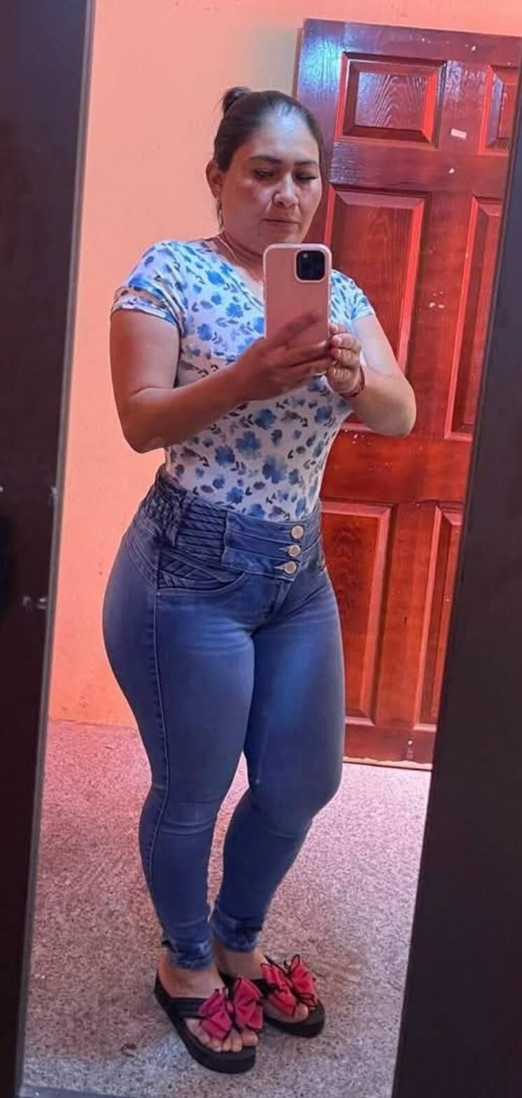 Joselin gata puta Nalgonas rebe