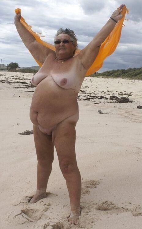 Libby BBW Oma