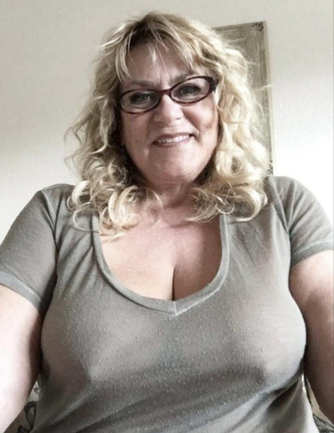 BBW Mature clothed