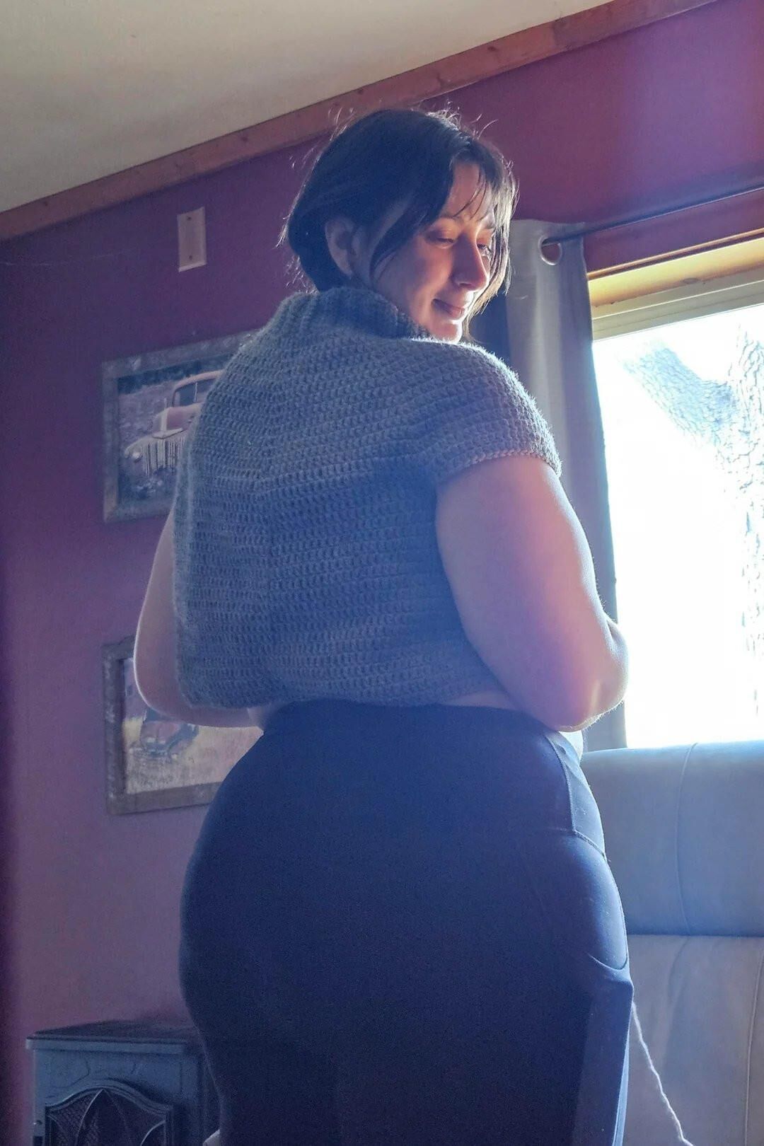 Huge Booty Mom
