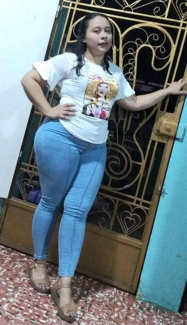 Joselin gata puta Nalgonas rebe