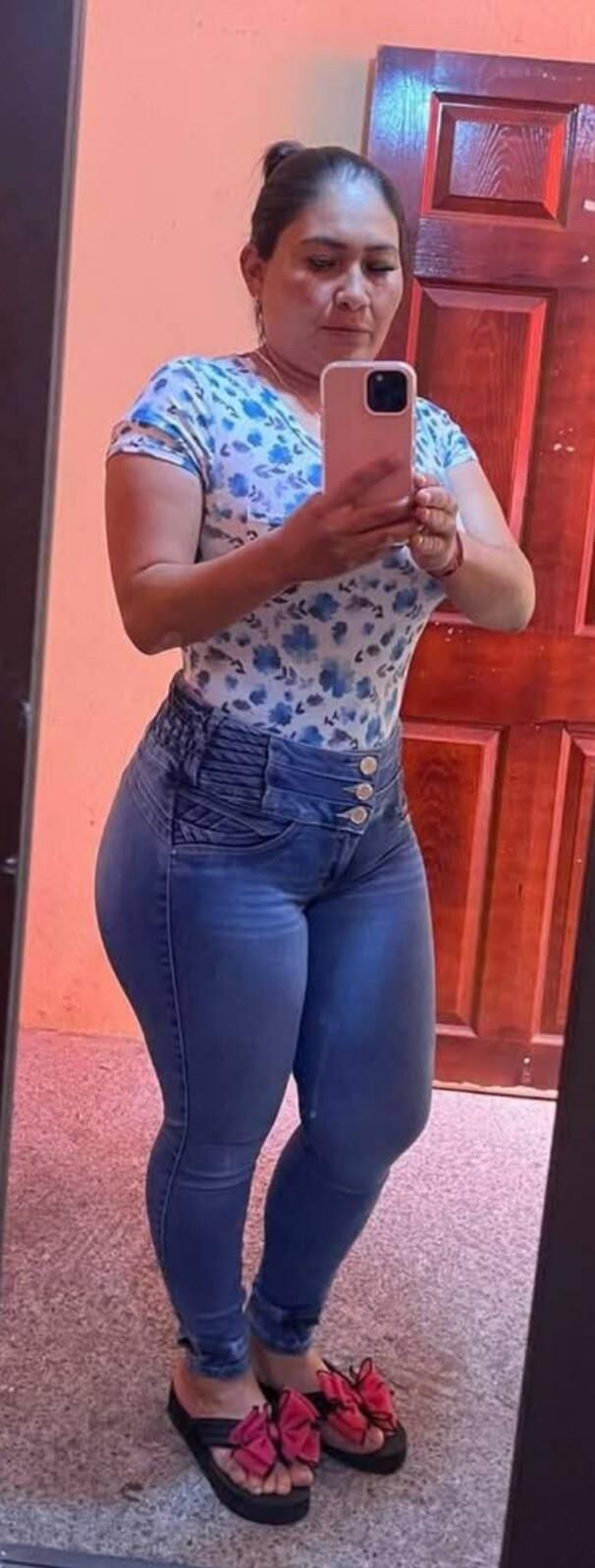 Joselin gata puta Nalgonas rebe