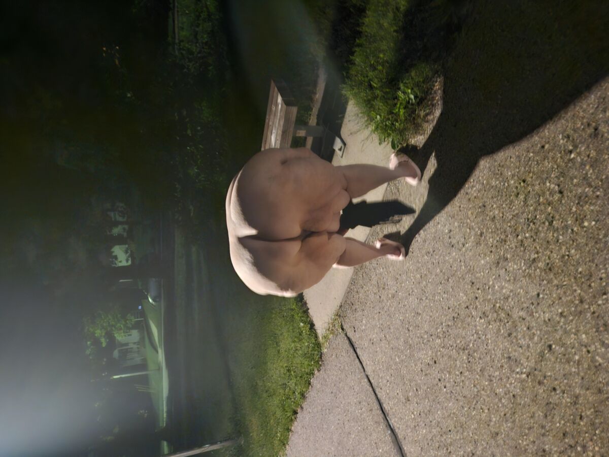 Aprill Thompson fat nasty white bitch 