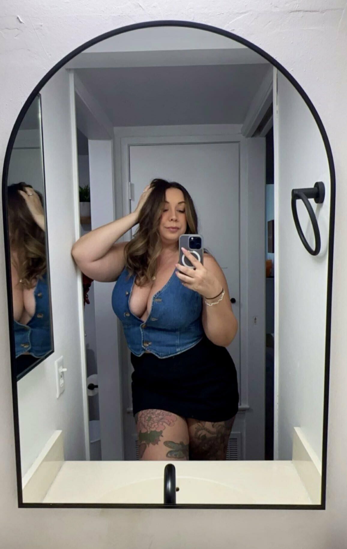 Comment and cum for these random jerkmeat saves