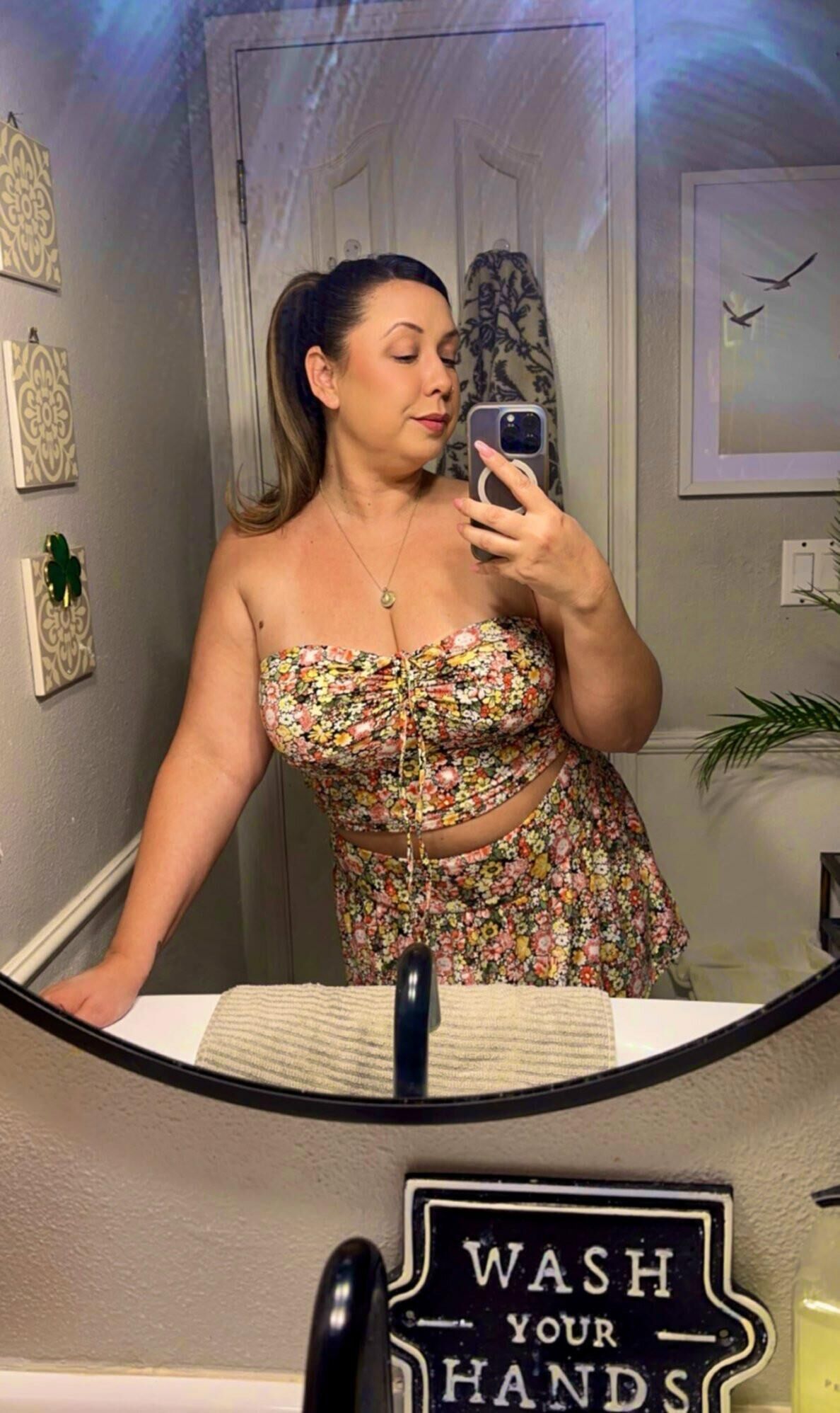Comment and cum for these random jerkmeat saves
