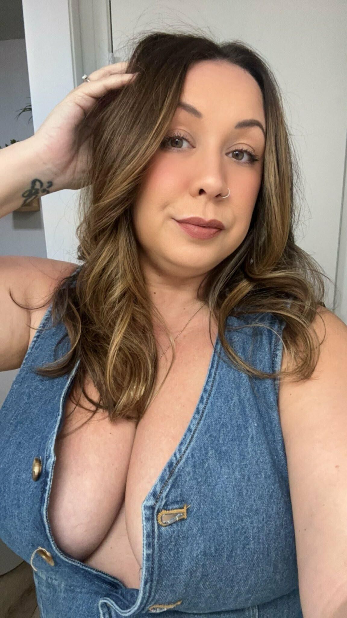 Comment and cum for these random jerkmeat saves