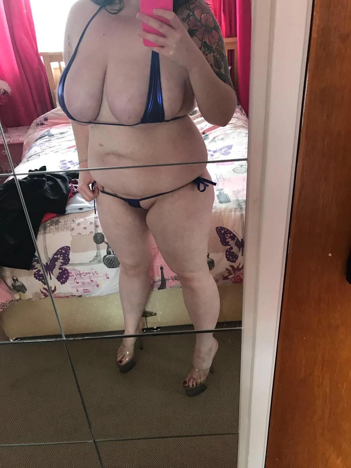 Comment and cum for these random jerkmeat saves