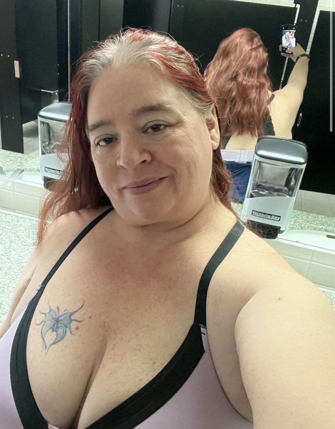 Hermoso guardia de seguridad de MILF BBW