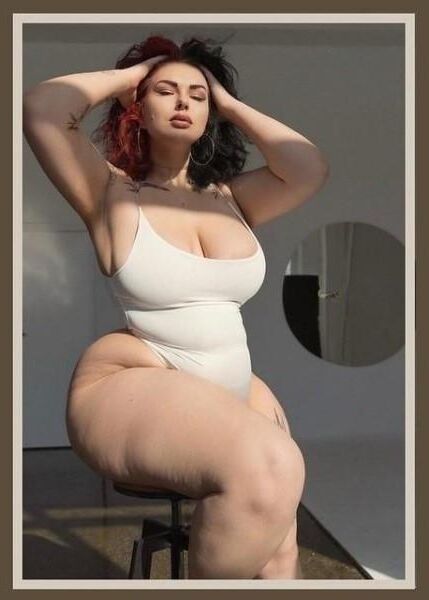 Incrível grande mulher bonita