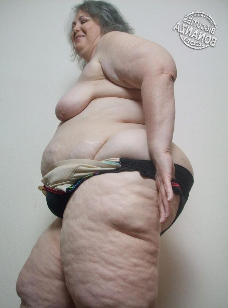 BBW KARISSA THICK THIGH HOT GRANNY