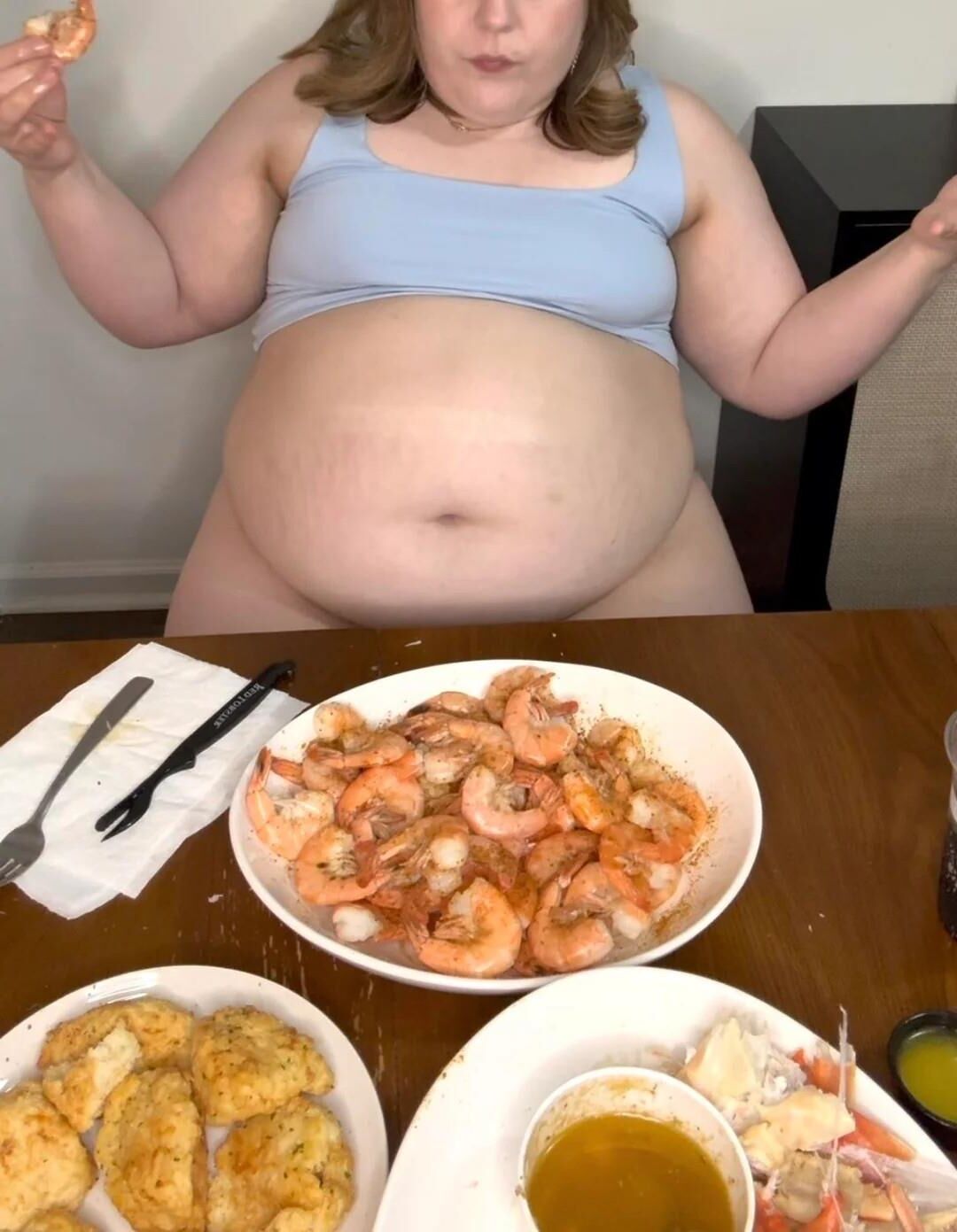 Jolie Truie Grasse du Bide et du Cul Mais pas des Nichons